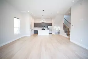 3738 Mainer St, Houston, TX 77021 - Photo 9