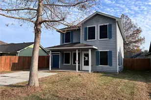 1127 Christmas Point Dr, Bacliff, TX 77518 - Photo 1