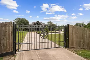 2027 Cullen Blvd, Pearland, TX 77581 - Photo 3