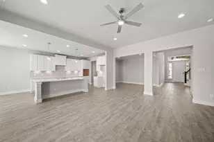 404 Elmbrook Ter Wy, Waller, TX 77484 - Photo 3