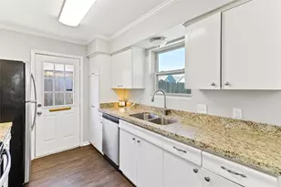 127 Talisman St, Lake Jackson, TX 77566 - Photo 9