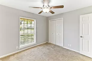 127 Talisman St, Lake Jackson, TX 77566 - Photo 17