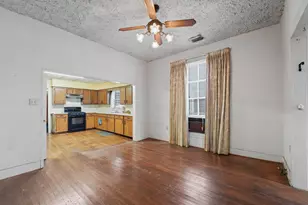 2109 Gentry St, Houston, TX 77009 - Photo 11