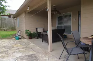 2411 Cheyenne Dr, Brenham, TX 77833 - Photo 7