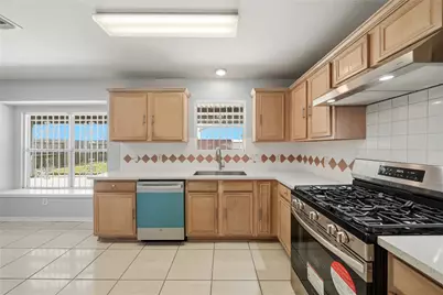 7027 Waveland Drive, Houston, TX 77072 - Photo 15