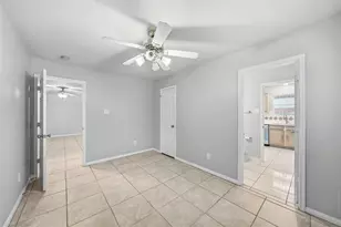 7027 Waveland Dr, Houston, TX 77072 - Photo 17