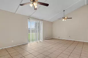 722 N Fall Creek Dr, Houston, TX 77336 - Photo 15