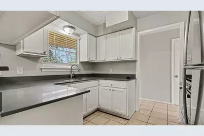 722 N Fall Creek Drive, Houston, TX 77336 - Photo 9