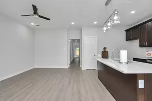 9806 Nedwald St, Houston, TX 77029 - Photo 11