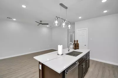 9806 Nedwald Street, Houston, TX 77029 - Photo 17