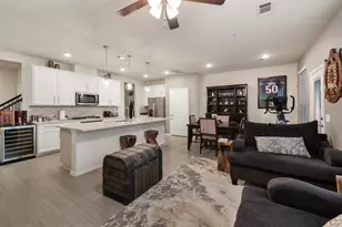 10507 Marston Vineyard Dr, Houston, TX 77025 - Photo 9