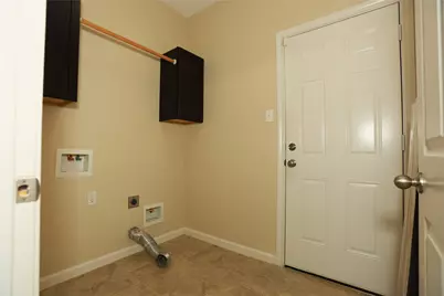 1611 N Avenue R, Freeport, TX 77541 - Photo 11