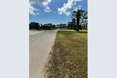 13127 Buccaneer Parkway, Freeport, TX 77541 - Photo 5