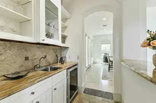 2502 Chimney Rock Rd, Houston, TX 77056 - Photo 11