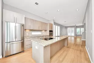 2758 Clay St, Houston, TX 77003 - Photo 9