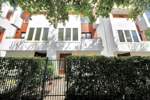 2758 Clay St, Houston, TX 77003 - Photo 1