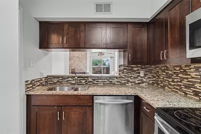 18800 Egret Bay Boulevard #609, Webster, TX 77058 - Photo 9