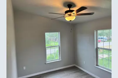 950 11th Street, San Leon, TX 77539 - Photo 11