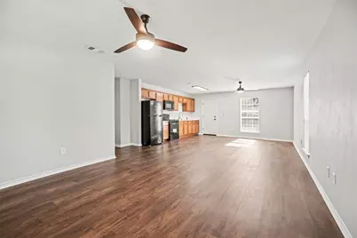 326 S Bell Drive, Texas City, TX 77591 - Photo 7