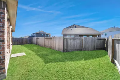 2335 Spring Hollow Drive, Baytown, TX 77521 - Photo 33