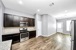 2335 Spring Hollow Dr, Baytown, TX 77521 - Photo 9