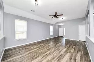 2335 Spring Hollow Dr, Baytown, TX 77521 - Photo 5