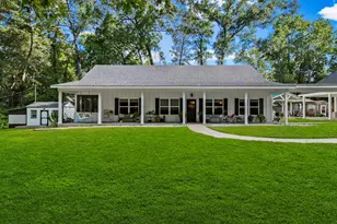 1012 W Jones St, Livingston, TX 77351 - Photo 1