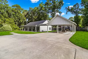 1012 W Jones St, Livingston, TX 77351 - Photo 11