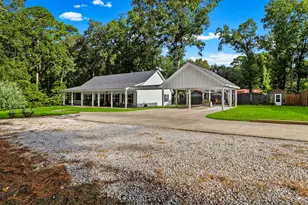 1012 W Jones St, Livingston, TX 77351 - Photo 3