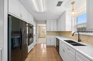 10214 Huntington View Dr, Houston, TX 77099 - Photo 13