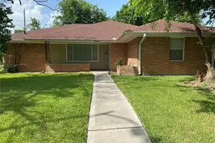 2734 Almeda Plaza Dr, Houston, TX 77045 - Photo 1
