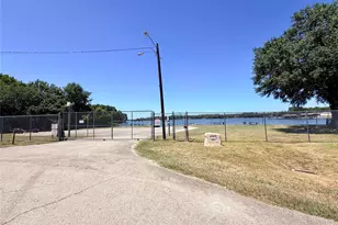 13710 Brigadier Dr, Willis, TX 77318 - Photo 11