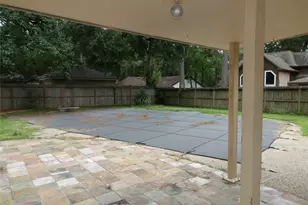 3310 Little Bear Dr, Houston, TX 77339 - Photo 17