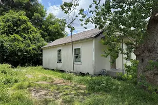 6302 Torreon St, Houston, TX 77026 - Photo 5