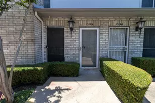 7294 Regency Square Ct, Houston, TX 77036 - Photo 3