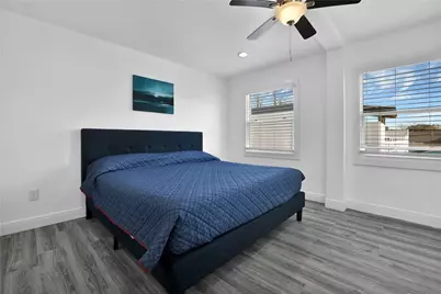4013 Ave N 1/2, Galveston, TX 77550 - Photo 13