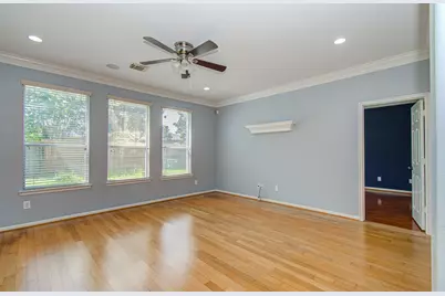 6307 S Wintersage Lane, Houston, TX 77066 - Photo 13