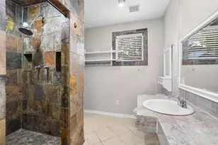 4505/4507 Larch Ln, Bellaire, TX 77401 - Photo 9