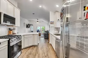 4827 Ladona Ct, League City, TX 77573 - Photo 13