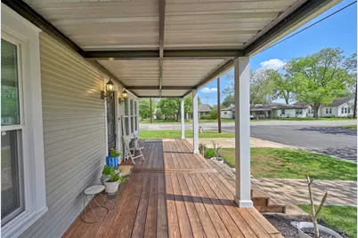 407 N Summit Street, Weimar, TX 78962 - Photo 17