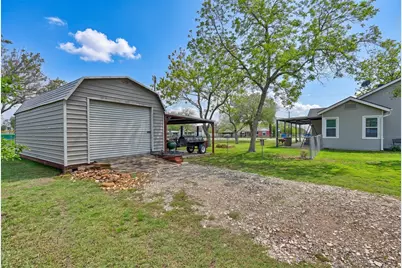 407 N Summit Street, Weimar, TX 78962 - Photo 19