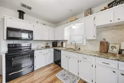 407 N Summit Street, Weimar, TX 78962 - Photo 7