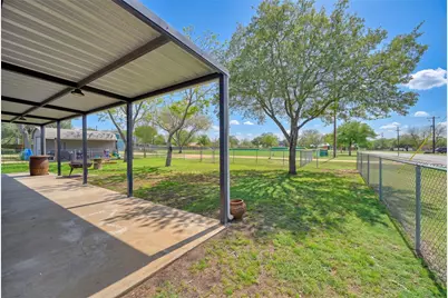 407 N Summit Street, Weimar, TX 78962 - Photo 21