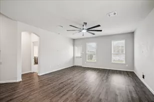 935 Golden Willow Ln, Conroe, TX 77304 - Photo 5