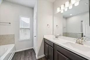 935 Golden Willow Ln, Conroe, TX 77304 - Photo 11