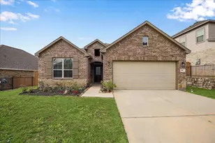 935 Golden Willow Ln, Conroe, TX 77304 - Photo 1