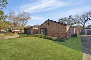 15415 Lanswick Dr, Houston, TX 77062 - Photo 5