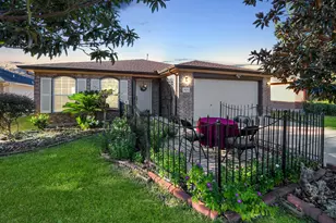 9519 Summer Laurel Ln, Houston, TX 77088 - Photo 1