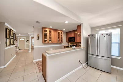 9519 Summer Laurel Lane, Houston, TX 77088 - Photo 11