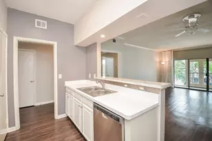 2475 Underwood St, Houston, TX 77030 - Photo 5